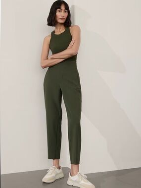 Athleta Endless High Rise Pants in Olive Green size 6 Regular Length